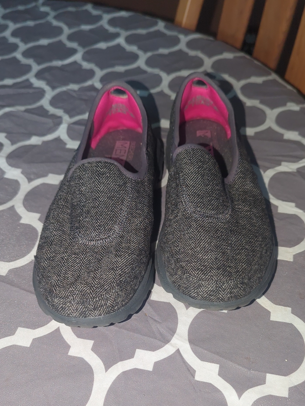 Skechers Women's Gray Tweed Slip-On Slippers with Pink Lining